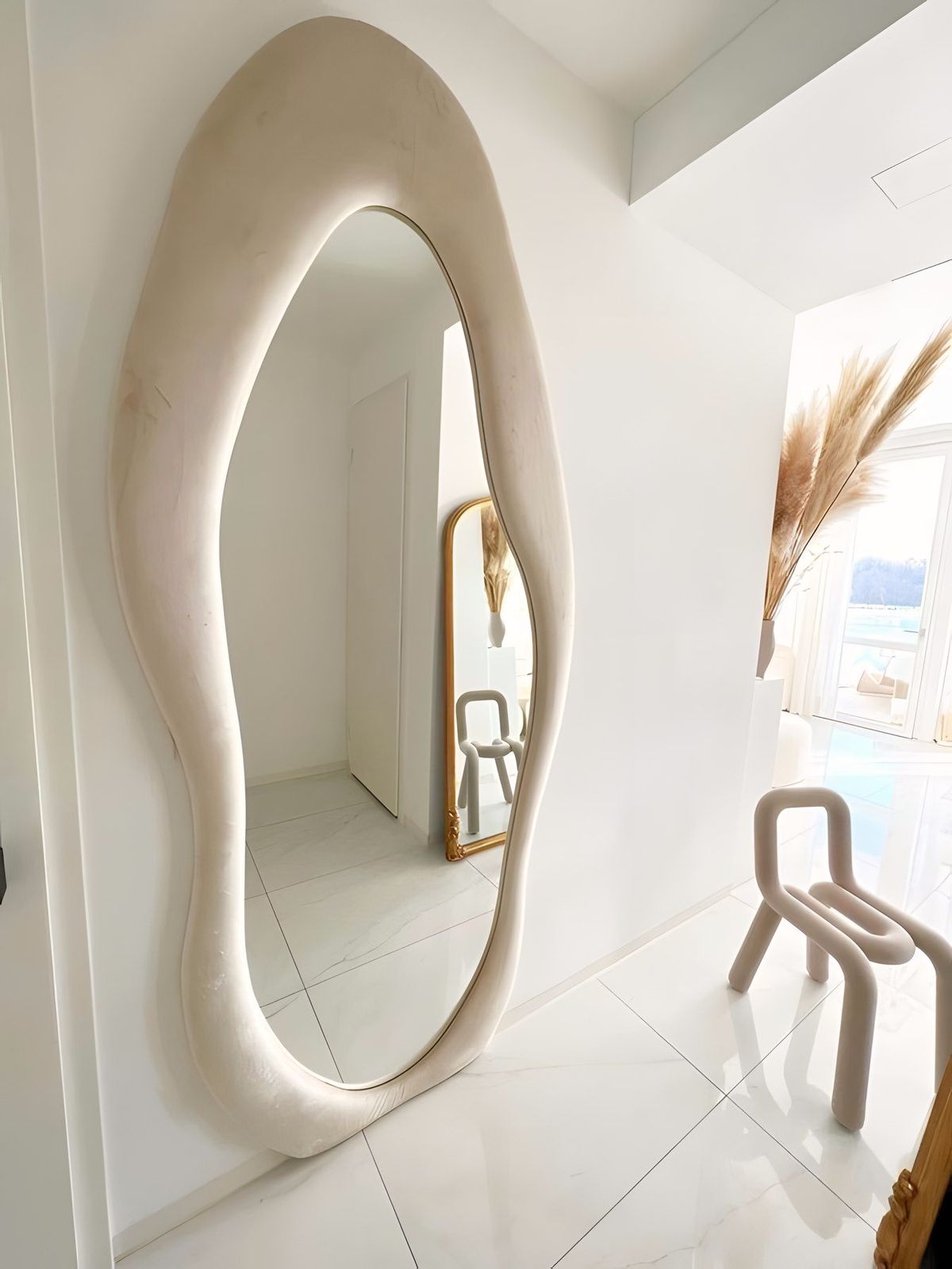 Miroir aux formes organiques